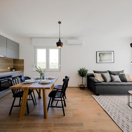 Stunning Home In Vrsi With Kitchen Luaran gambar