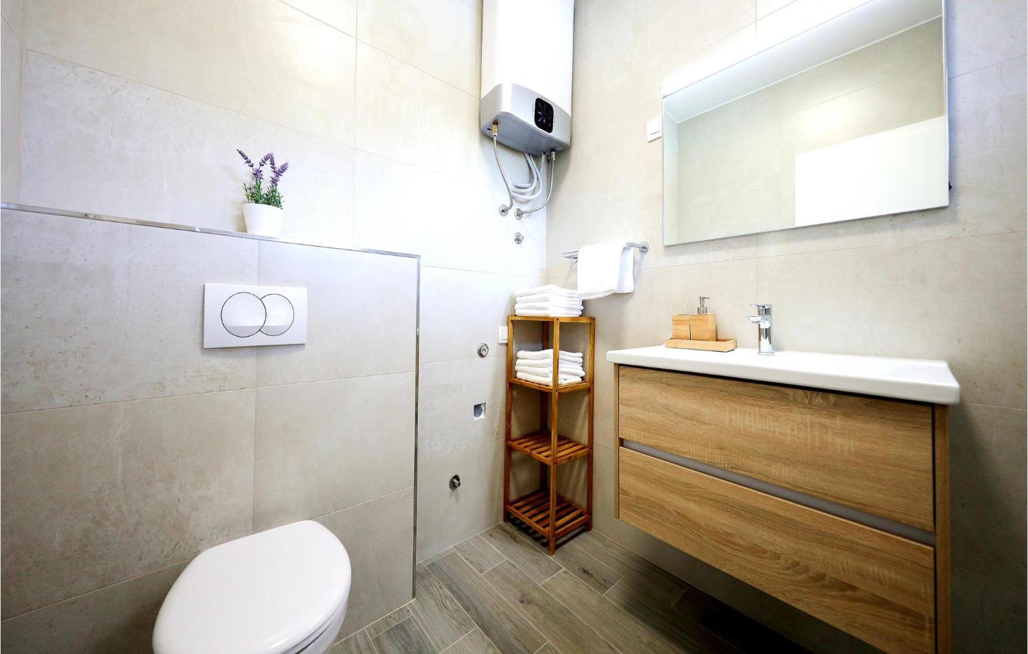 Stunning Home In Vrsi With Kitchen Luaran gambar