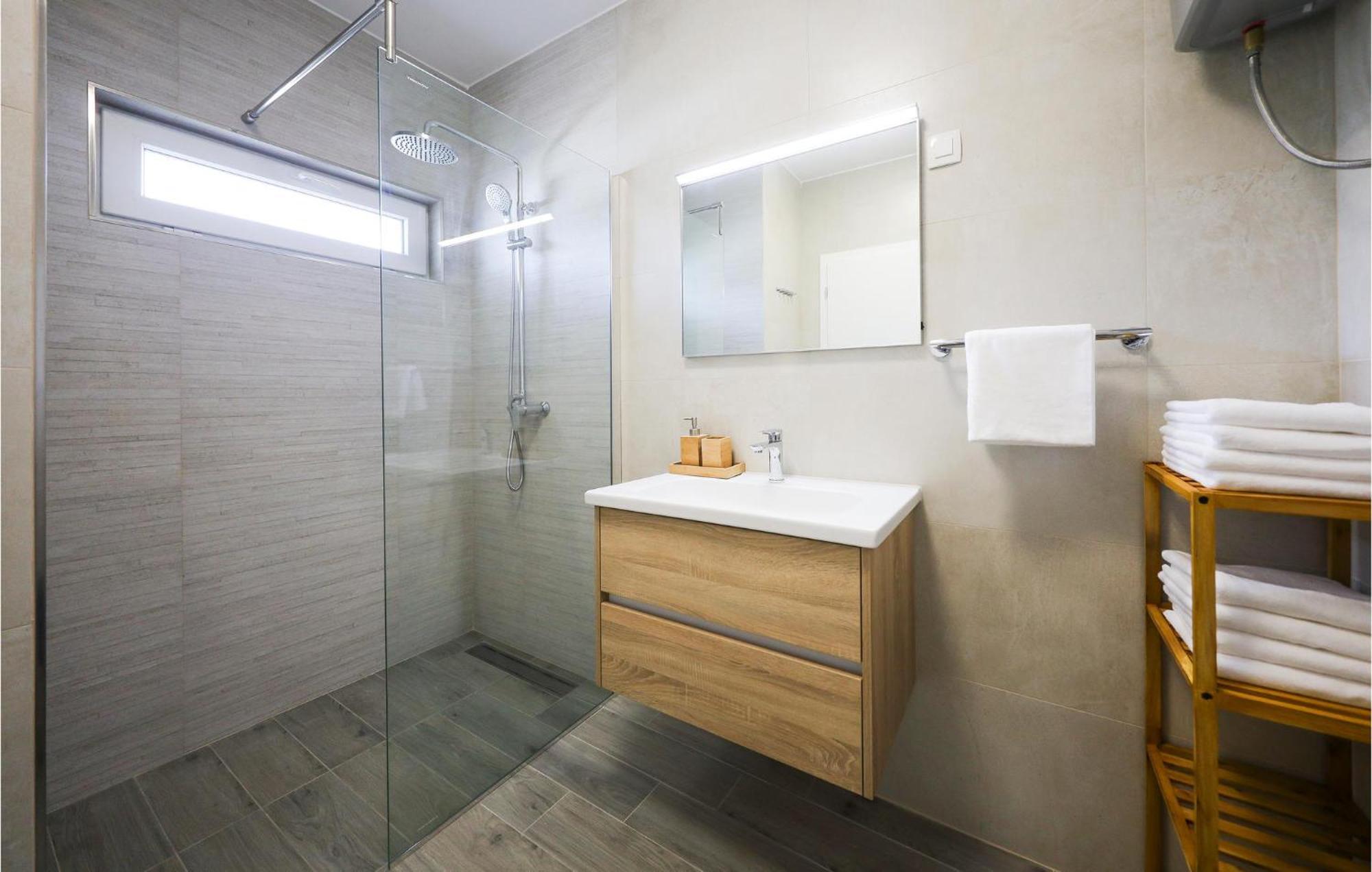 Stunning Home In Vrsi With Kitchen Luaran gambar